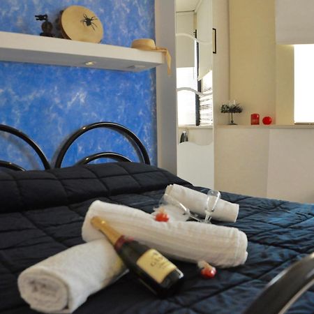 Lo Specchio Del Salento Bed and Breakfast Lecce Buitenkant foto