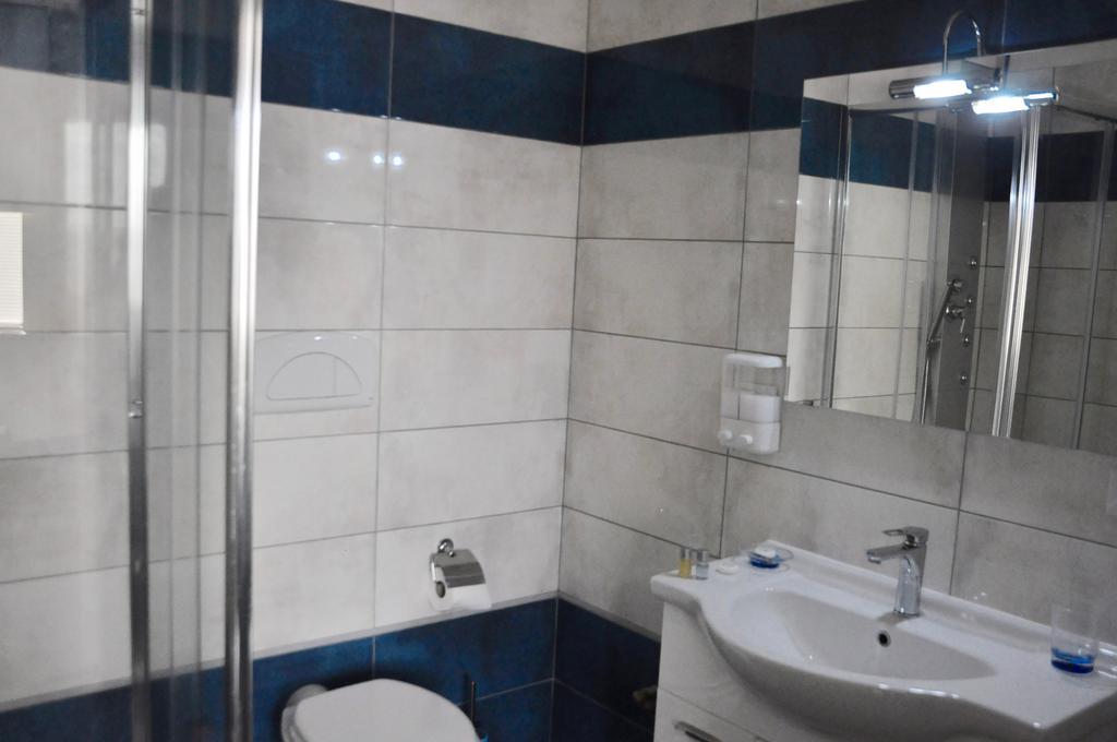 Lo Specchio Del Salento Bed and Breakfast Lecce Buitenkant foto
