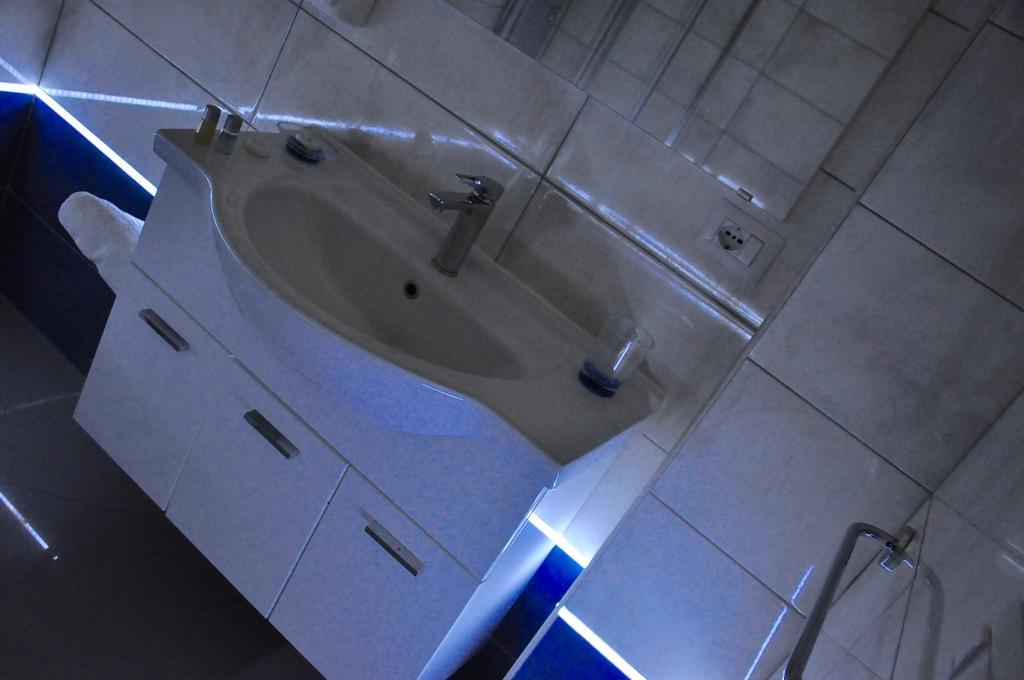 Lo Specchio Del Salento Bed and Breakfast Lecce Buitenkant foto